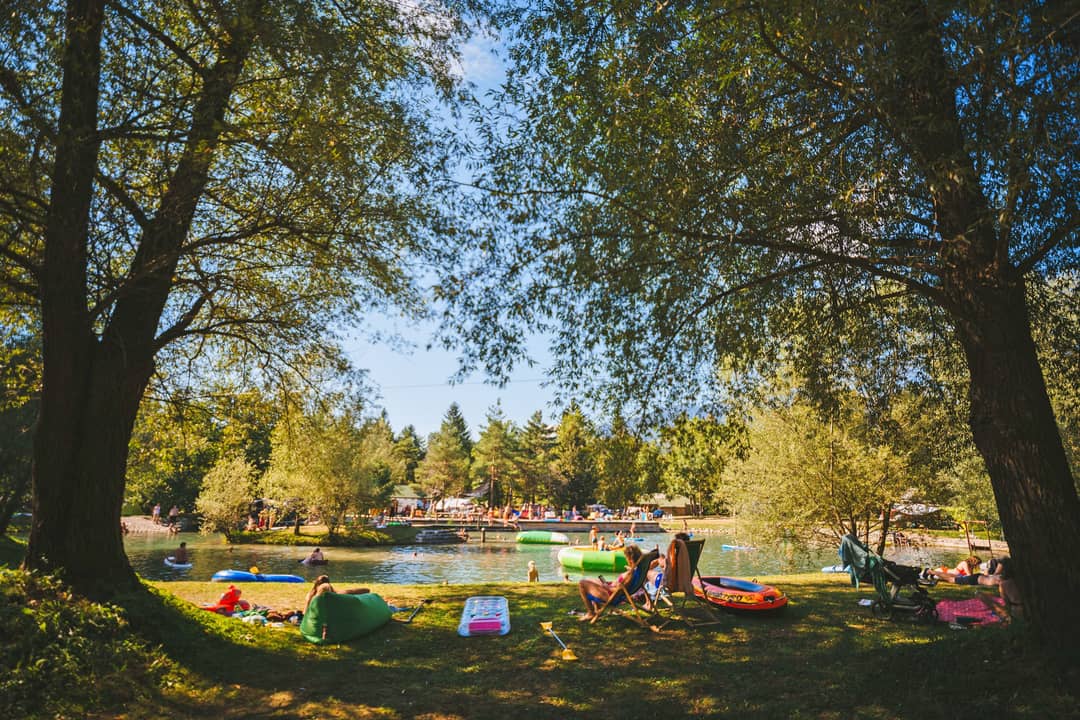 Camping Menina