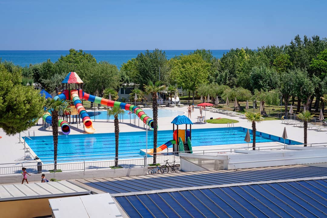 Club del Sole Stork Family Collection
