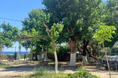 Camping & Bungalows Poros Beach
