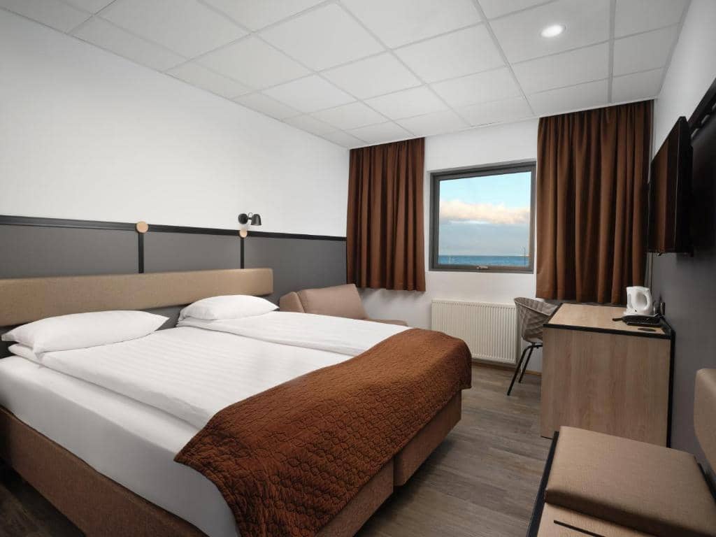 Cabin Hotel