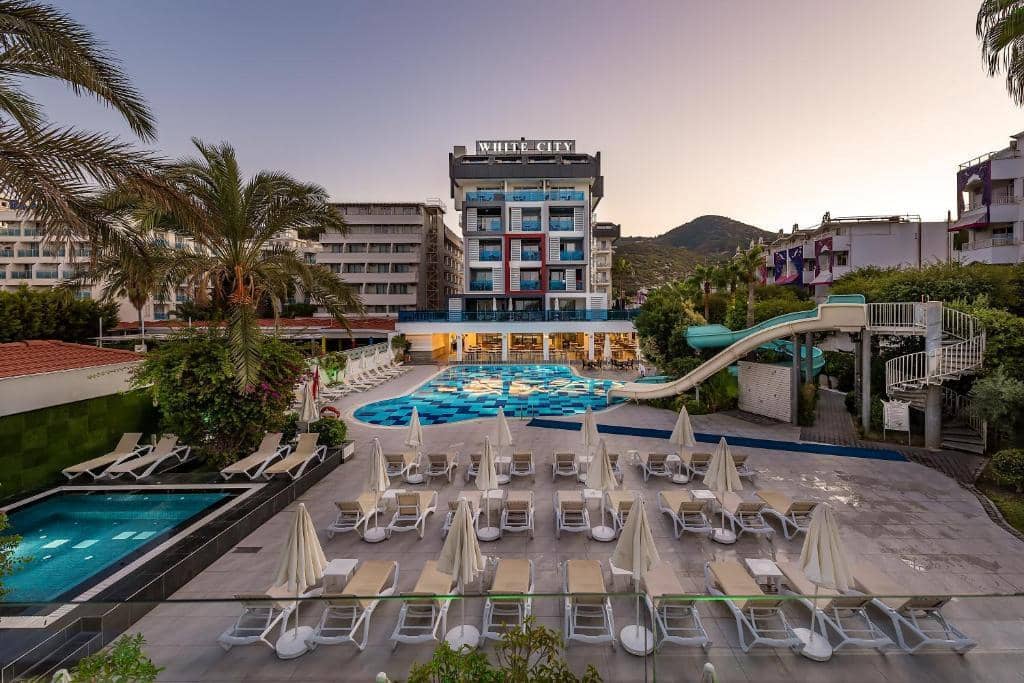 White City Beach Hotel