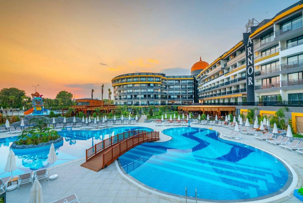 Arnor De Luxe Hotel & Spa