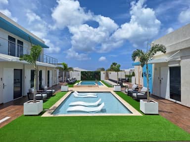 Aruba Boutique & Art BW Signature Collection