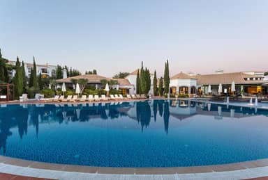 Pine Cliffs Resort