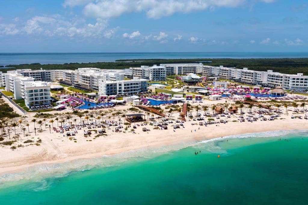 Planet Hollywood Cancun by Royalton