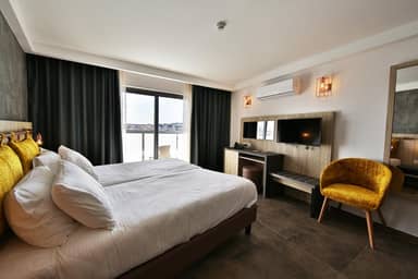 Ivy Hotel