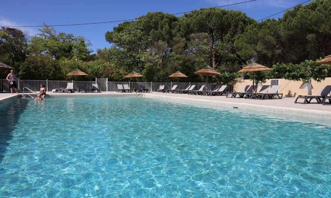 Camping Le Hameau des Pins - La Moutonne