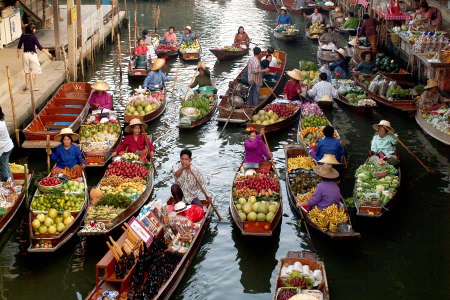 Drijvende markt en Wat Bang Kung tempel