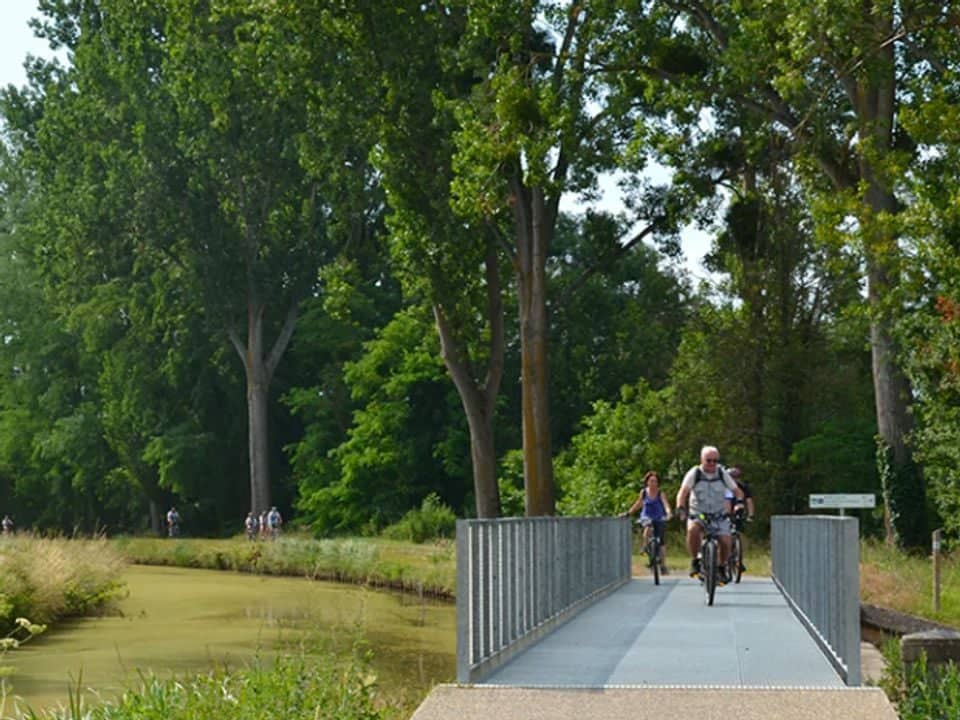 Camping Canal de Berry
