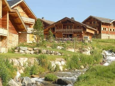 Madame Vacances - La Résidence Les Chalets de L'Altiport