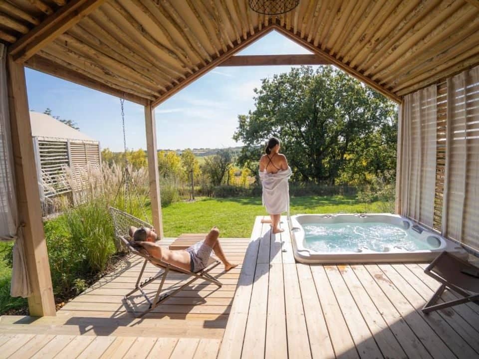 Damona Lodges