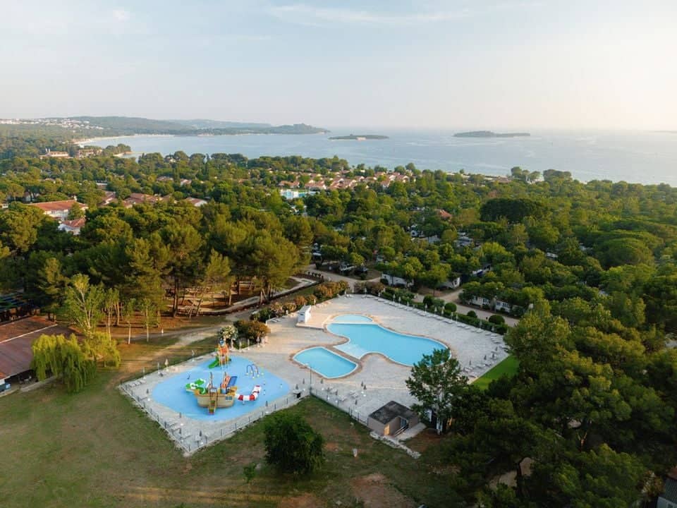 Bi Village