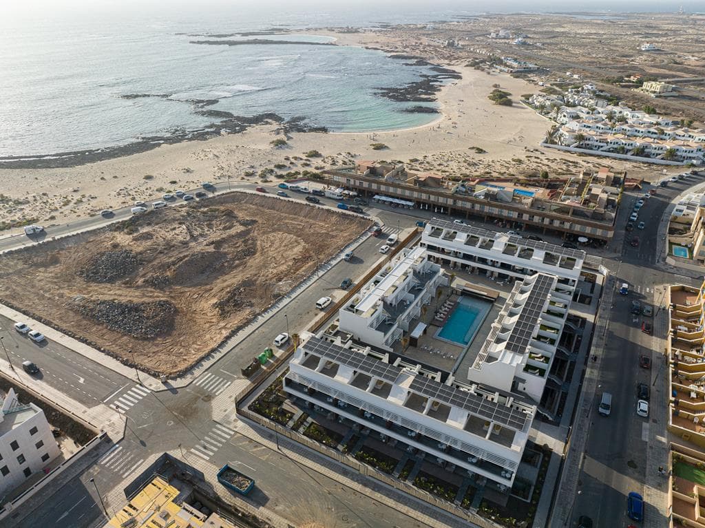 Esmeralda Cotillo Homes by LIVVO