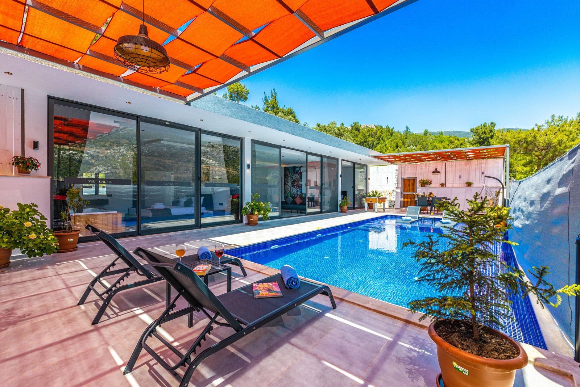 Villa met zwembad in Spanje