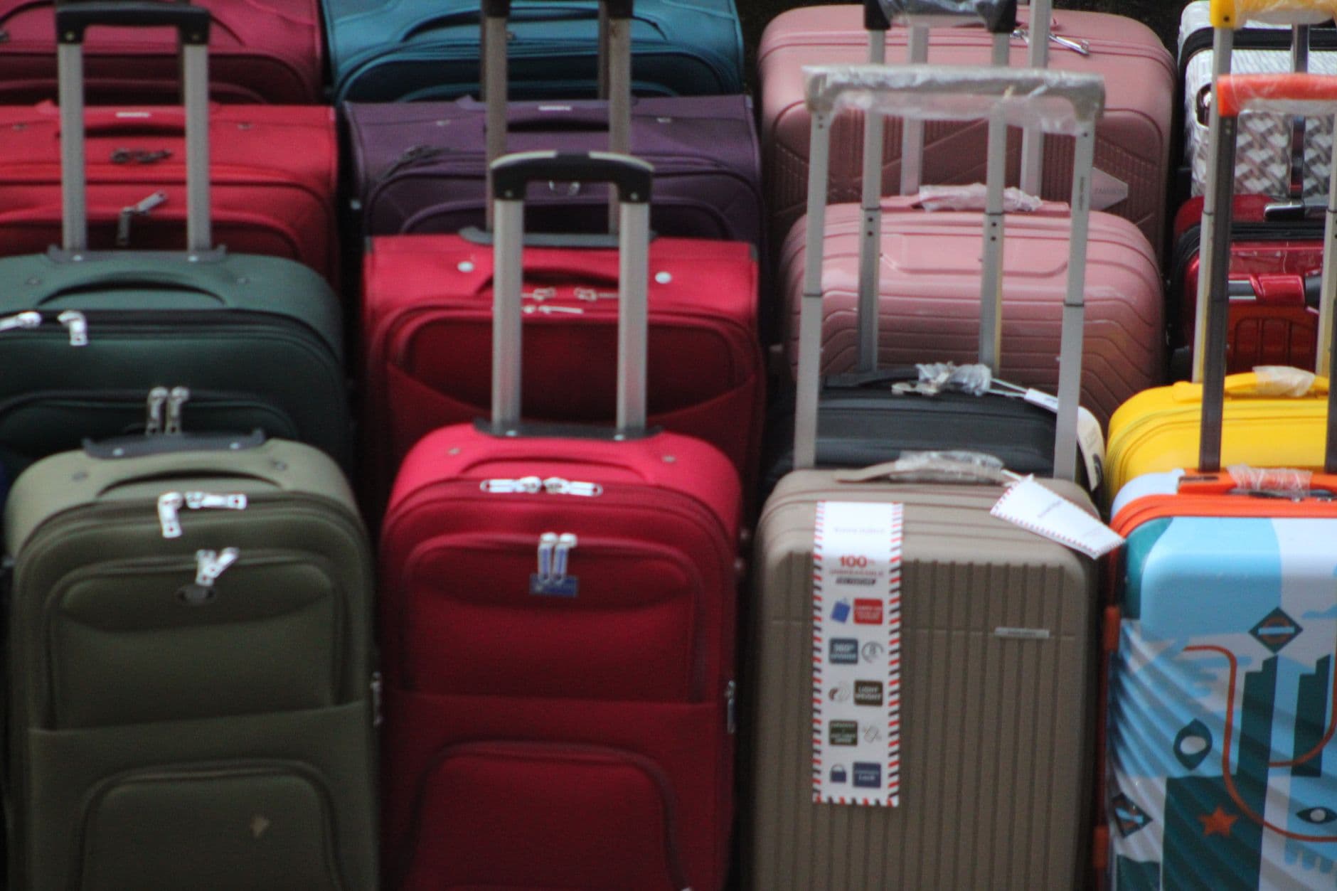 Handbagagekoffer op de luchthaven