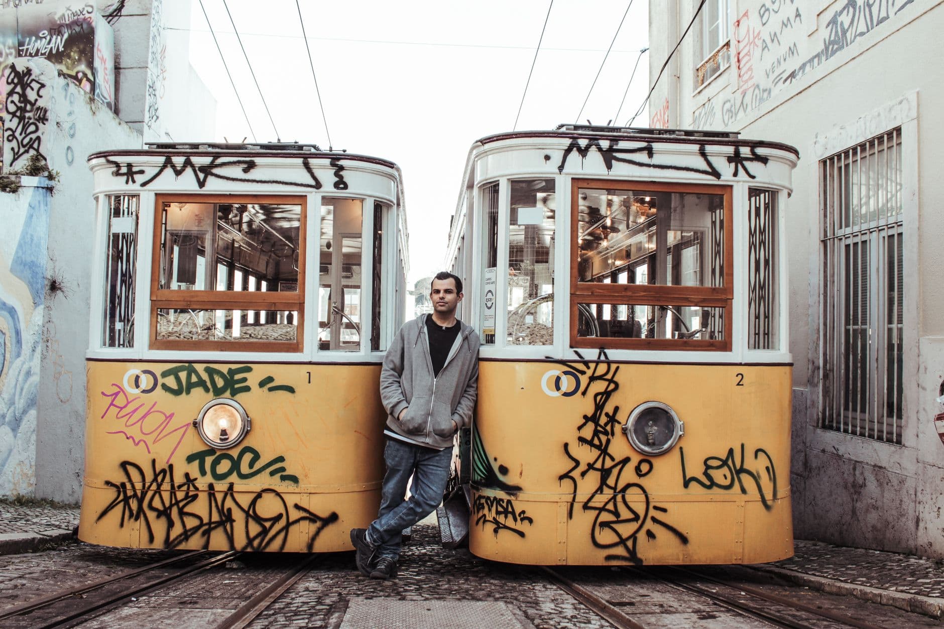 Een tram in Lissabon, Portugal