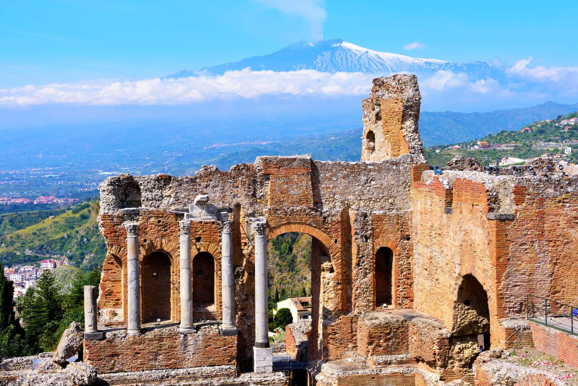 Ancient theatre of Taormina bezoeken: alles wat je wilt weten voor een magisch uitzicht op Etna