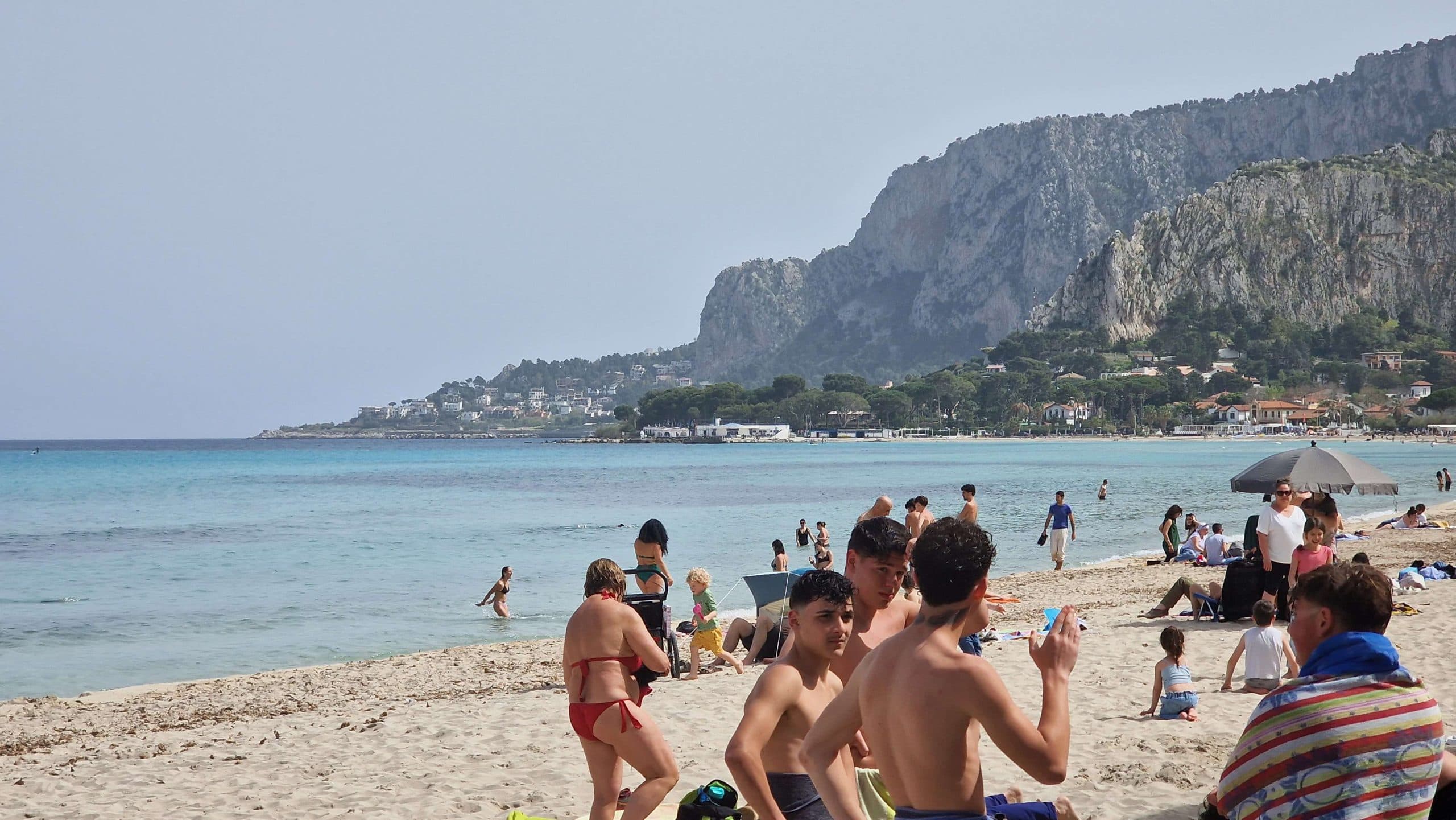 Mondello Beach: Jouw strandgids voor Palermo met tips en hotspots