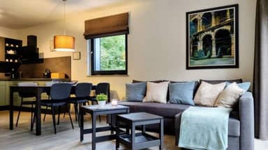 Elpe Apartments