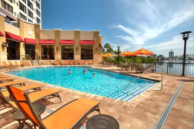 Ramada Plaza by Wyndham Orlando Resort en Suites Intl Drive