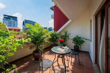 Oriental Suites Hotel