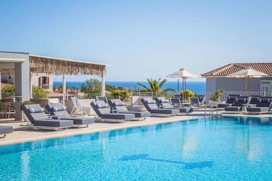 Astra Village en Suites