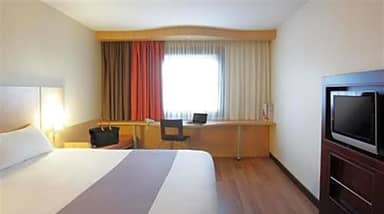 ibis Budapest Heroes Square