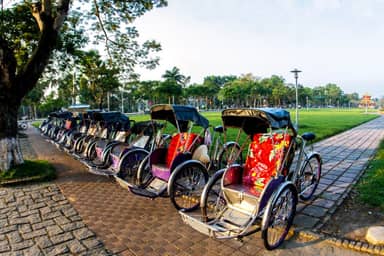 Cyclo- en foodtour Hue